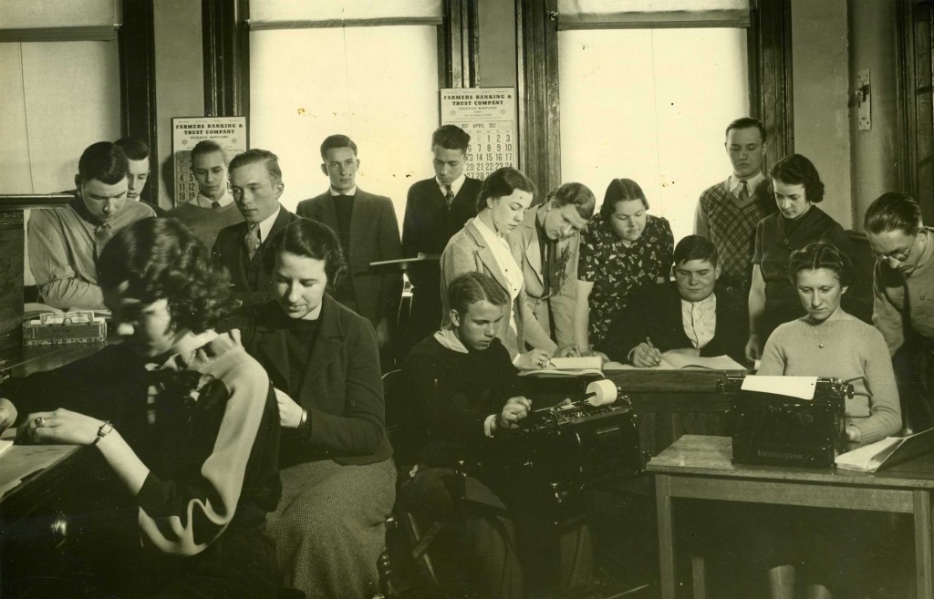  Billede: Holly Leaf staff 1936-37, http://www.salisbury.edu/library/archives/sua.html