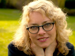 Teaterkritiker Anne Middelboe Christensen live-anmelder Pernille Gardes »Circus of life« 9. nov. Dansehallerne