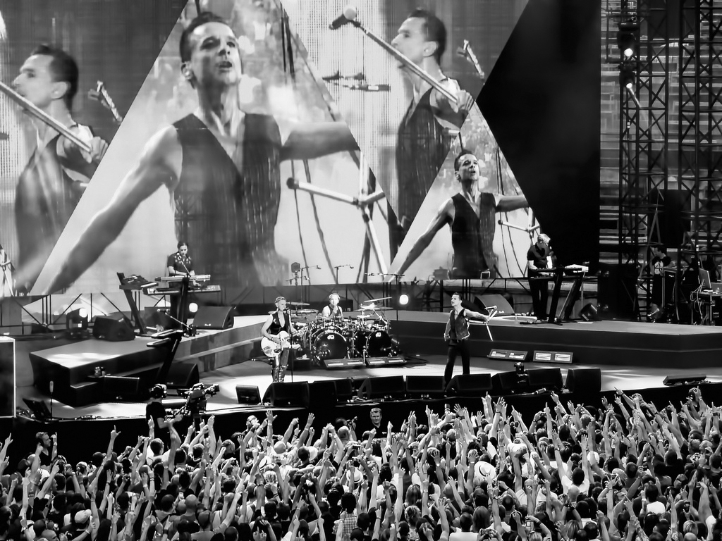 Depeche Mode 90’er rave-banko for Sort/Hvids nye teater